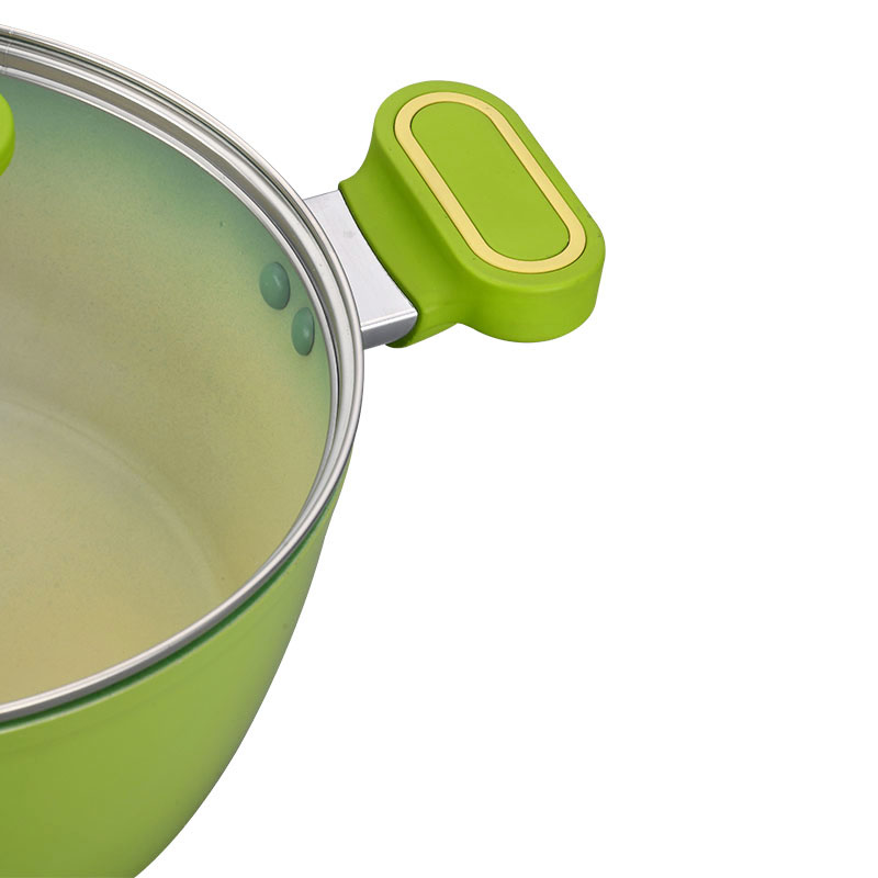 Las macetas y sartenes de capa externa resistente al calor se establecen utensilios de cocina forjados