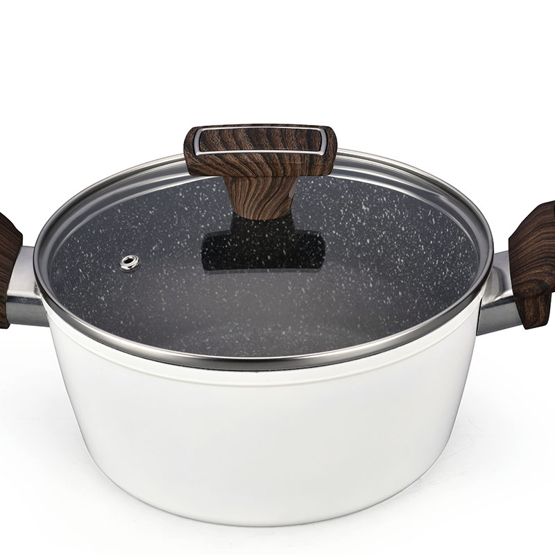 Partitura de grano de madera utensilios de cocina sin palos con lámpara