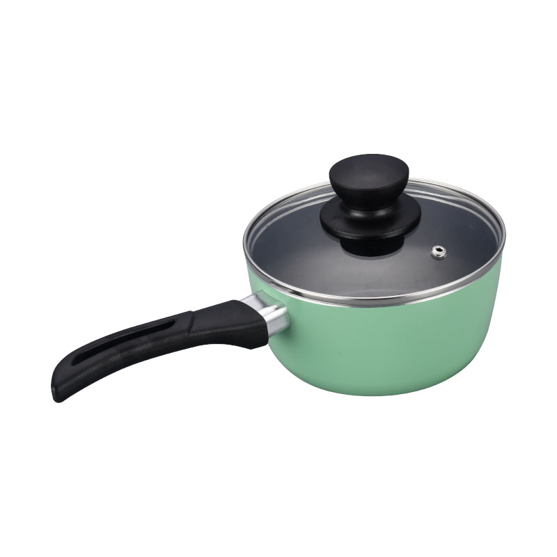 Hoques de cocina multicolores y sartenes presionados