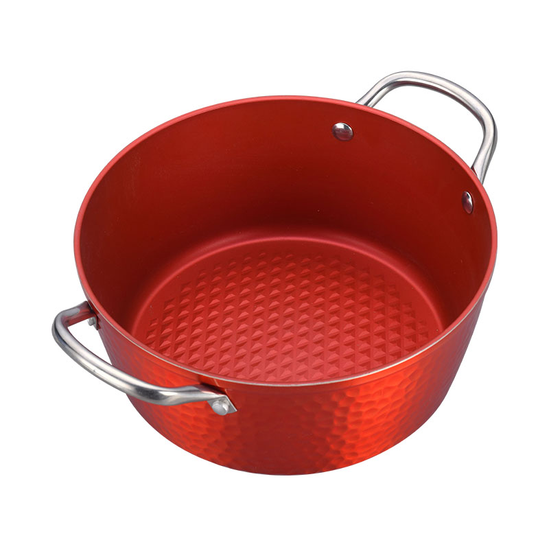Ollas y sartenes de acero inoxidable martillado con utensilios de cocina forjados
