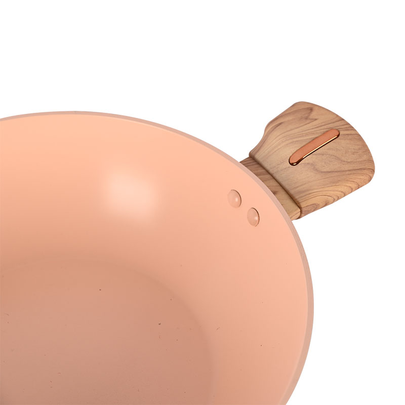 Telamon beige utensilios de cocina con accesorios de borde dorado