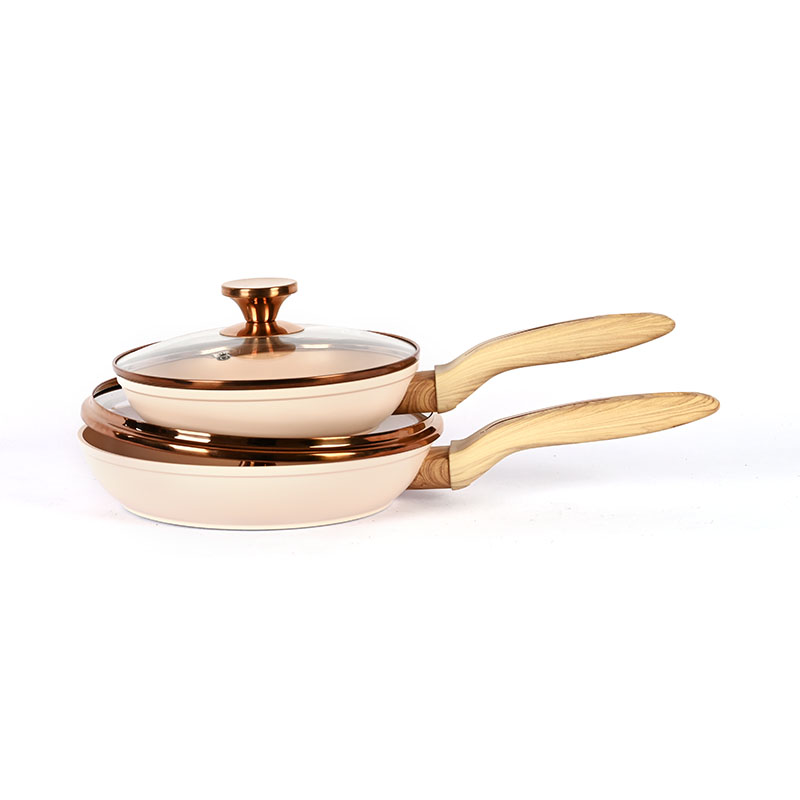 Telamon beige utensilios de cocina con accesorios de borde dorado